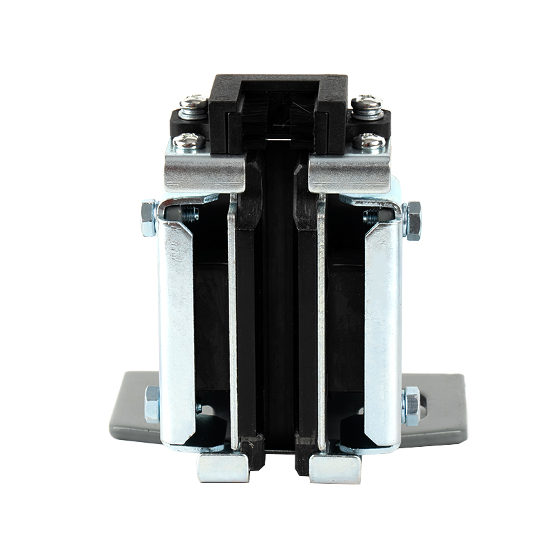 Самосмазывающийся направляющий башмак лифта